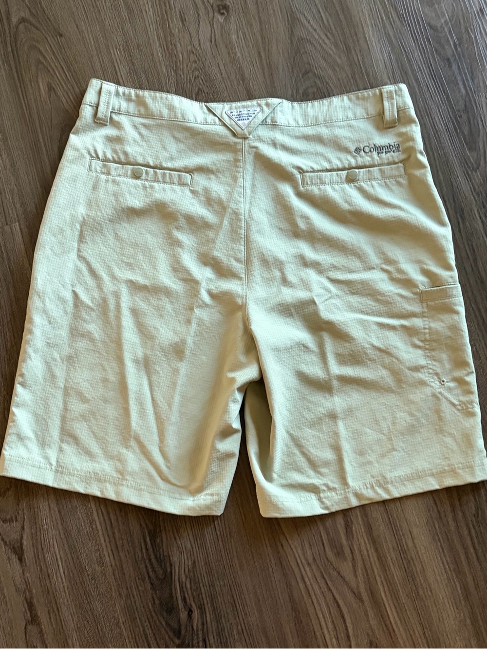 Columbia PFG Shorts - Lightweight Sage Olive Green